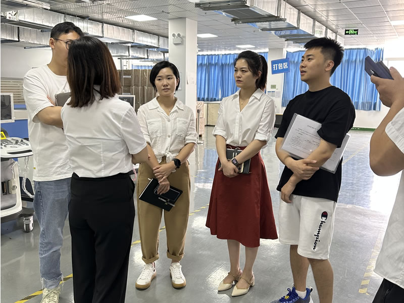 市局領(lǐng)導蒞臨指導，共繪綿陽市先鋒醫(yī)療器械新篇章！3.jpg